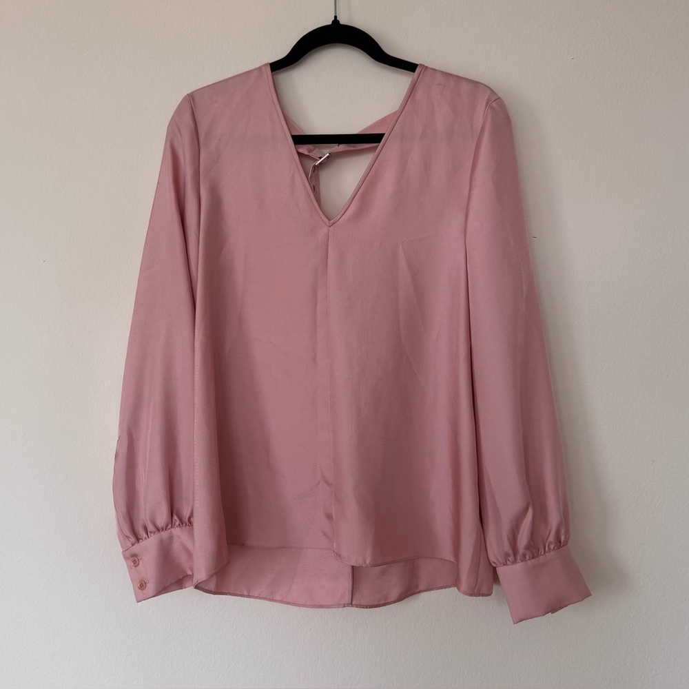 Tibi Size 6 Mendini V-Neck Open Back Buckle Long Sleeve Satin Shirt Pink / Blush